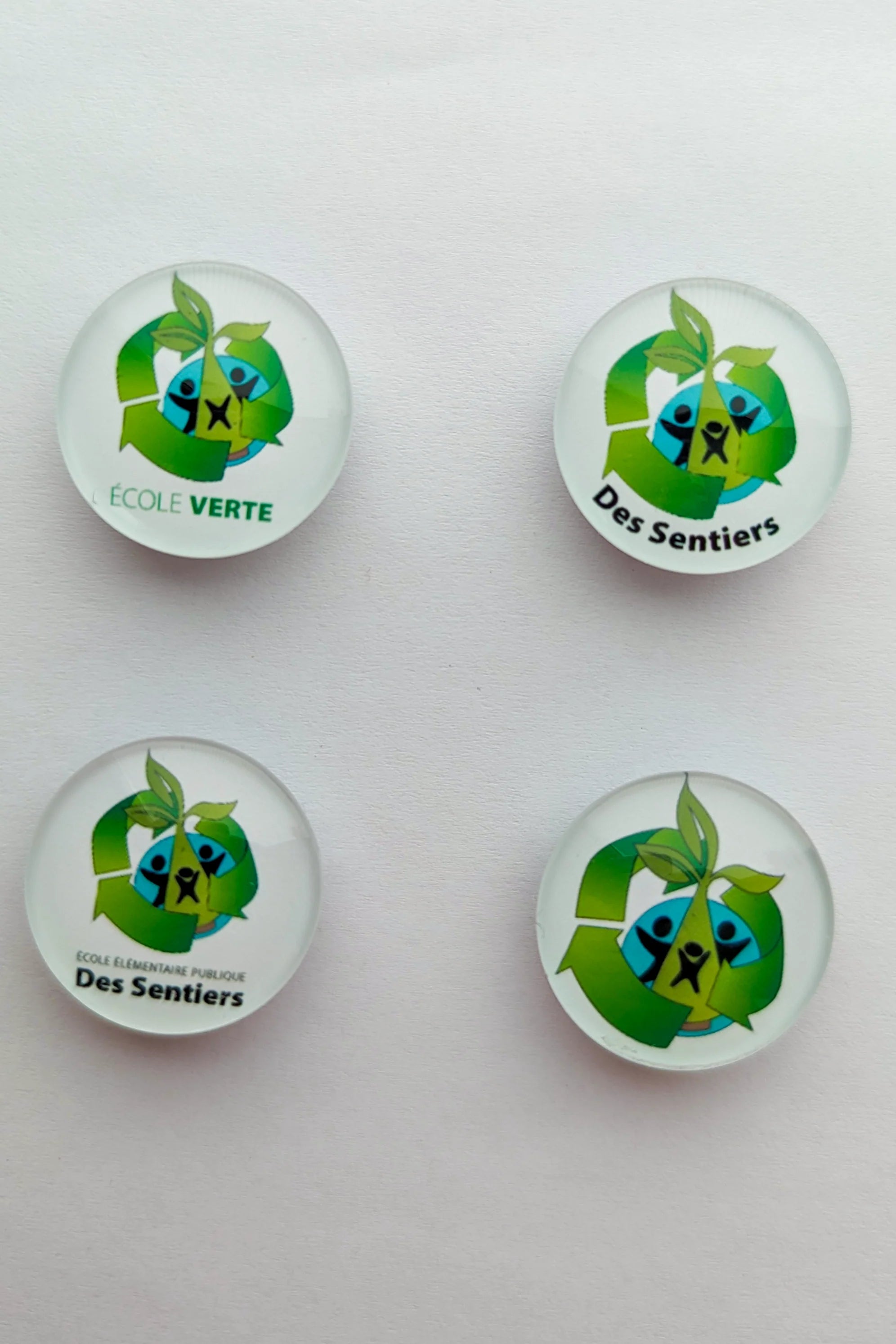 Des Sentiers magnet set